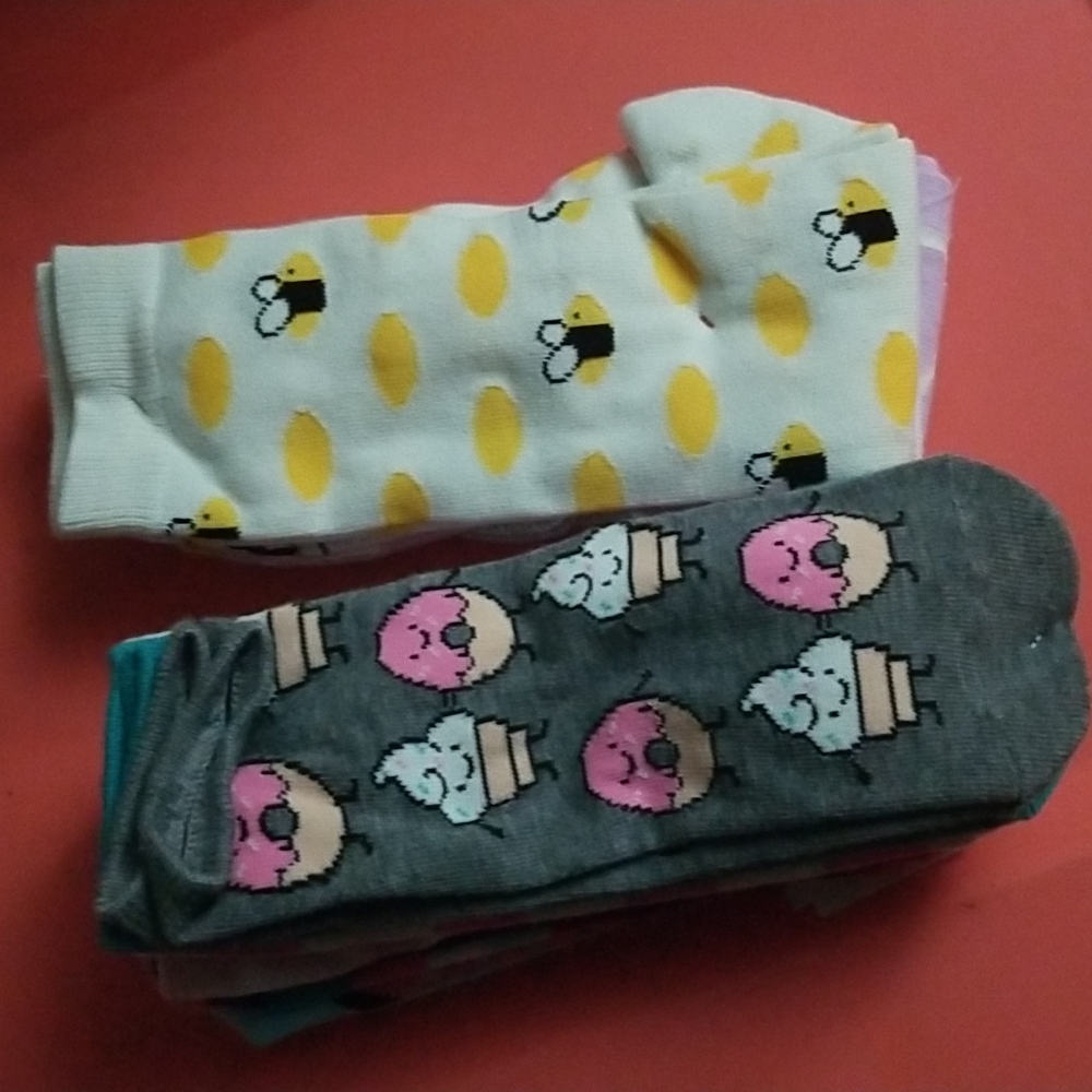 Large Fun socks lot - Picture 2 of 5